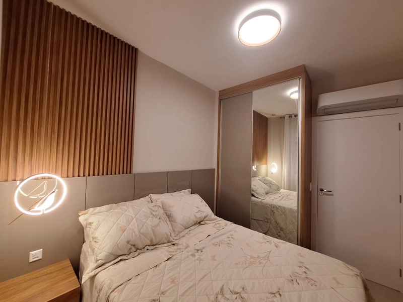 APTO FRENTE PRAÇA DECORADO , BOX DUPLO , Á 1 QUADRA DO MAR: 5ª foto da galeria de imagens do imóvel