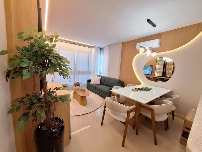 APTO FRENTE PRAÇA DECORADO , BOX DUPLO , Á 1 QUADRA DO MAR