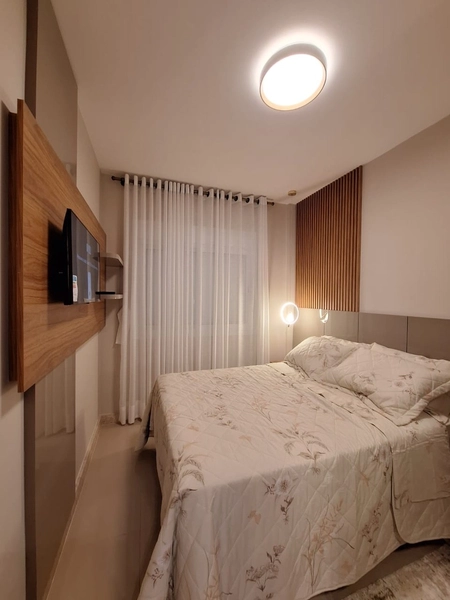 APTO FRENTE PRAÇA DECORADO , BOX DUPLO , Á 1 QUADRA DO MAR: 3ª foto da galeria de imagens do imóvel