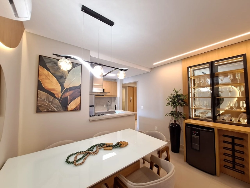 APTO FRENTE PRAÇA DECORADO , BOX DUPLO , Á 1 QUADRA DO MAR: 22ª foto da galeria de imagens do imóvel