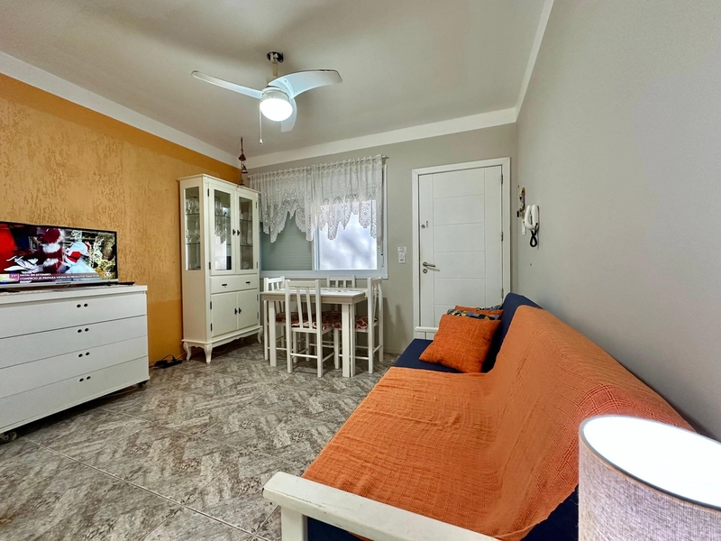 1 dormitório com vista para o mar, no centro!