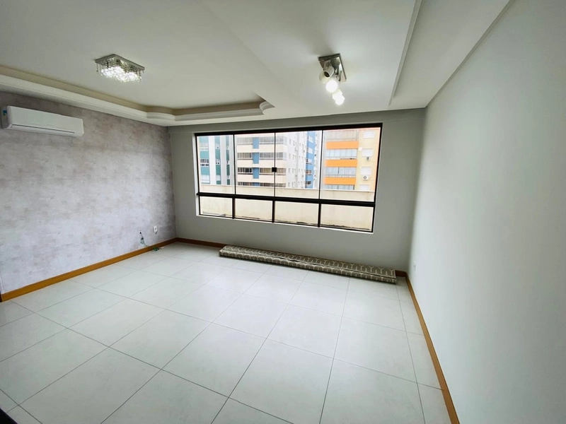 Apartamento no centro da cidade: 8ª foto da galeria de imagens do imóvel