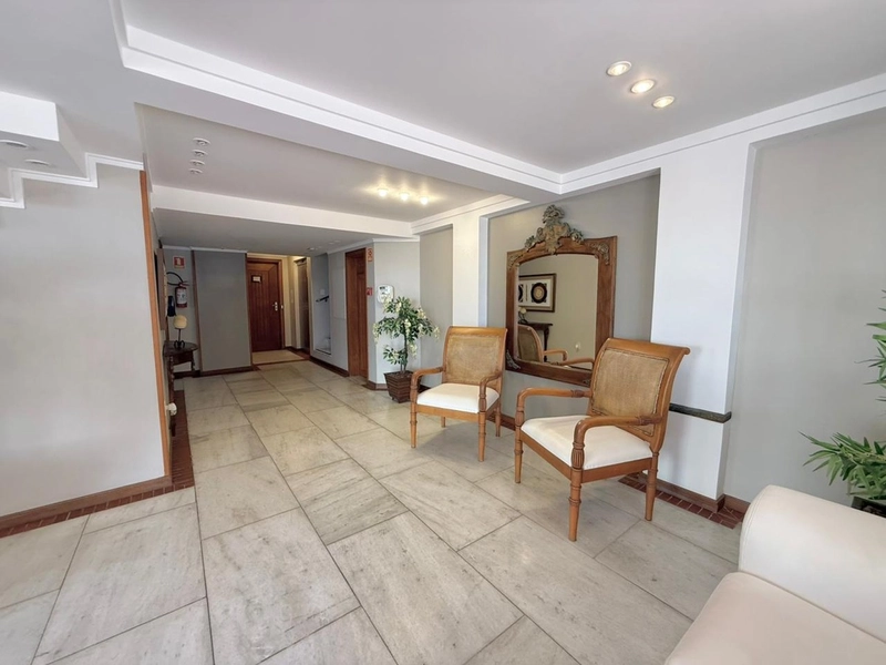 Apartamento de frente junto a Avenida Central: 24ª foto da galeria de imagens do imóvel