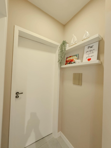 Apartamento finamente mobiliado e decorado ao lado de Praça: 10ª foto da galeria de imagens do imóvel