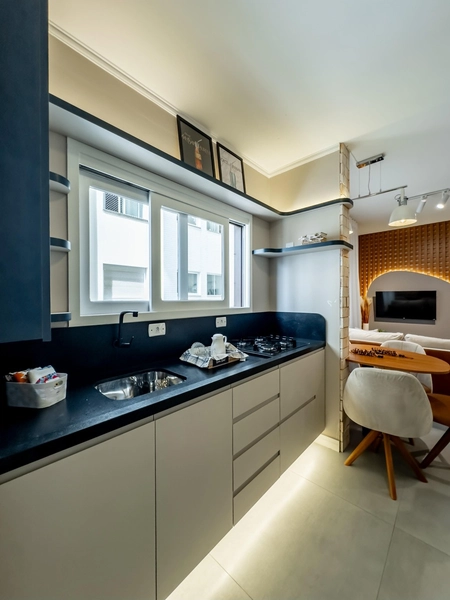 Apartamento finamente mobiliado e decorado ao lado de Praça: 3ª foto da galeria de imagens do imóvel