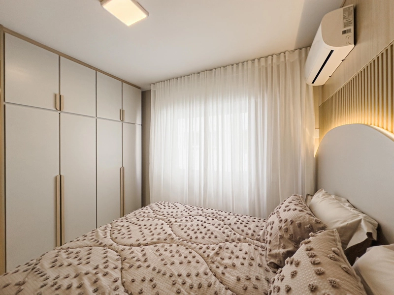 Apartamento finamente mobiliado e decorado ao lado de Praça: 19ª foto da galeria de imagens do imóvel