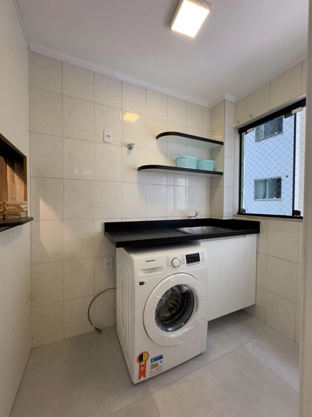 Apartamento finamente mobiliado e decorado ao lado de Praça: 5ª foto da galeria de imagens do imóvel