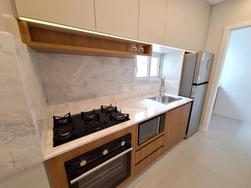 LINDÍSSIMO APTO !! NOVO DECORADO JUNTO A PRAÇA FLAVIO BOIANOVISKI: 3ª foto da galeria de imagens do imóvel