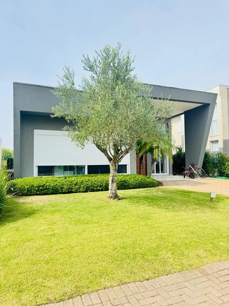 CASA NO CONDOMÍNIO COM INFRAESTRUTURA PREMIUM: 2ª foto da galeria de imagens do imóvel