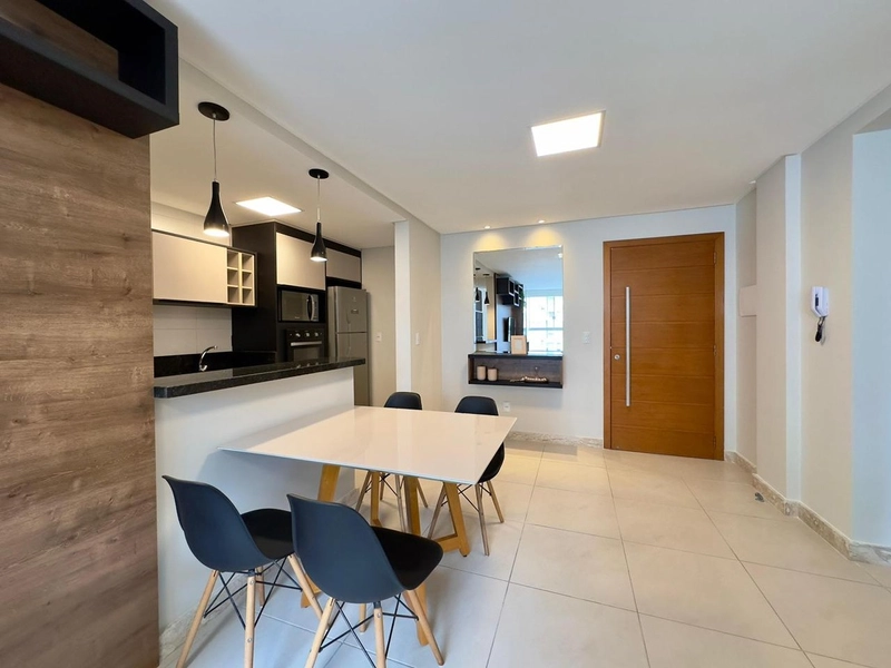 Excelente apartamento mobiliado e decorado no bairro Navegantes: 2ª foto da galeria de imagens do imóvel