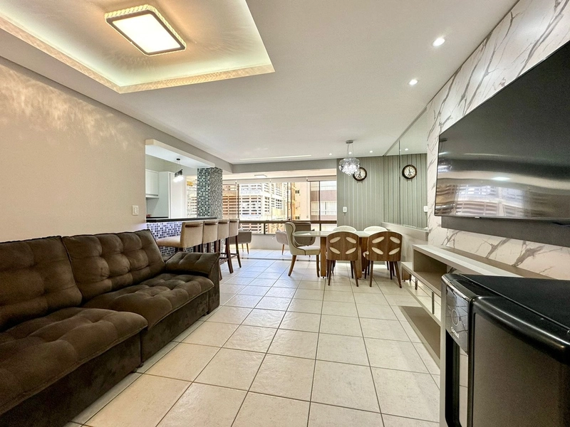 APARTAMENTO MOBILIADO COM TRÊS DORMITÓRIOS NA ZONA NOVA: 6ª foto da galeria de imagens do imóvel