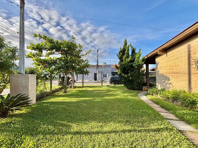 CASA TÉRREA EM ESQUINA NORTE OESTE A TRÊS QUADRAS DO MAR: 5ª foto da galeria de imagens do imóvel