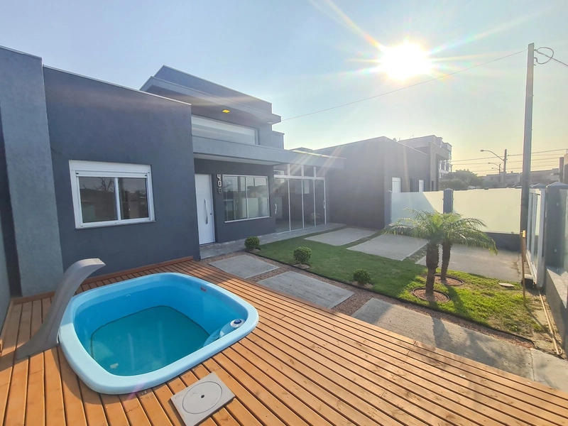 CASA TÉRREA COM PISCINA EM LOCALIZAÇÃO NOBRE DO ARAÇÁ