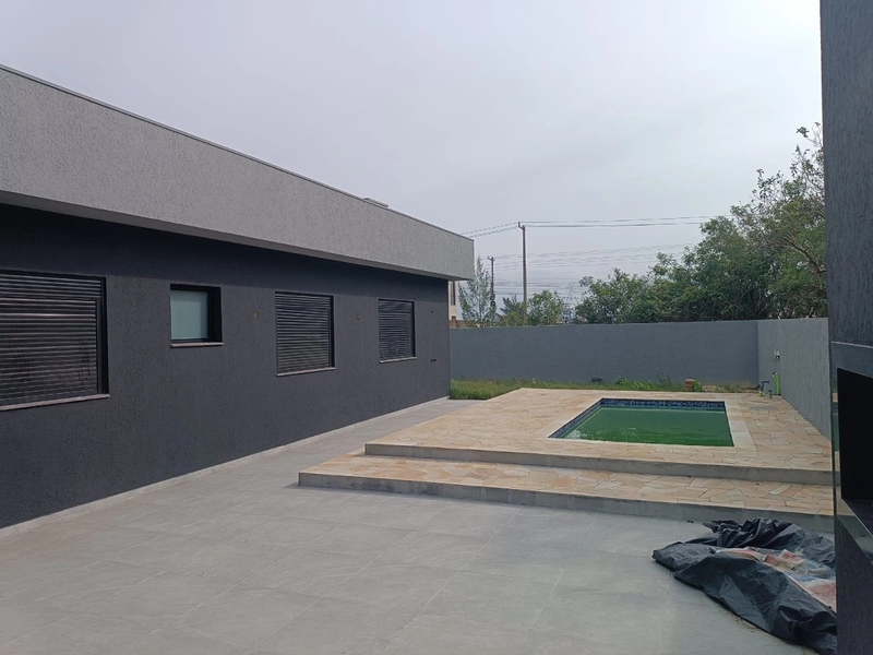 CASA NOVA DE PADRÃO MODERNO COM PISCINA EM LOCALIZAÇÃO NOBRE DO ARAÇÁ: 22ª foto da galeria de imagens do imóvel