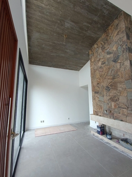 CASA NOVA DE PADRÃO MODERNO COM PISCINA EM LOCALIZAÇÃO NOBRE DO ARAÇÁ: 25ª foto da galeria de imagens do imóvel