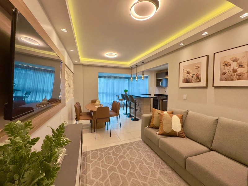 Frente para praça e mar no centro da cidade: 2ª foto da galeria de imagens do imóvel