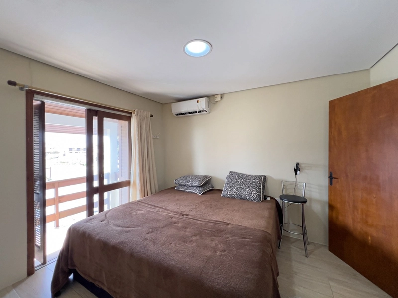 Excelente Sobrado de Esquina a poucos metros da beira mar: 28ª foto da galeria de imagens do imóvel