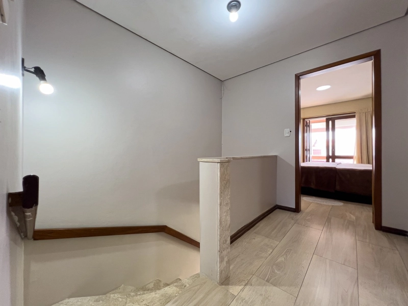 Excelente Sobrado de Esquina a poucos metros da beira mar: 33ª foto da galeria de imagens do imóvel