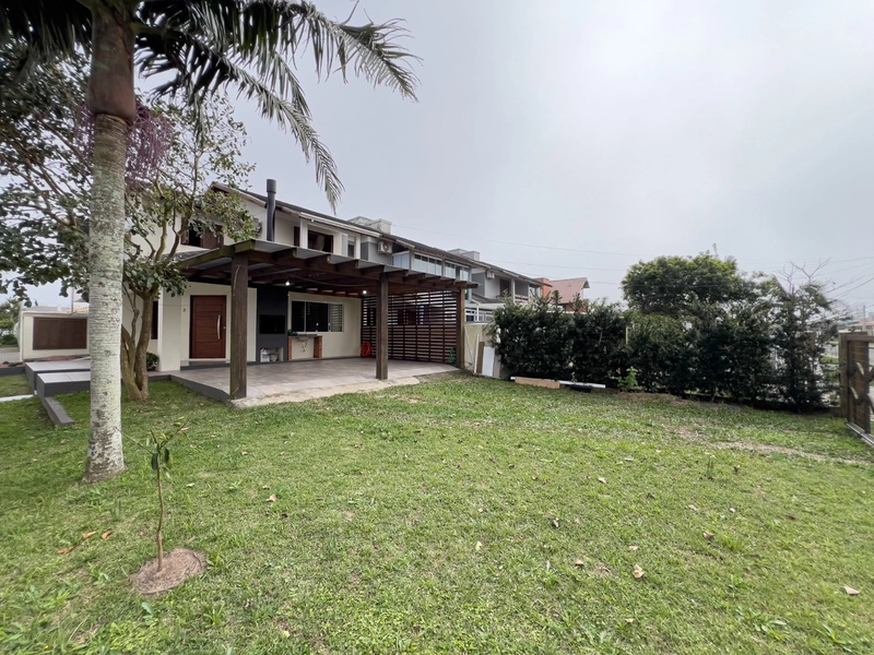 Excelente Sobrado de Esquina a poucos metros da beira mar: 2ª foto da galeria de imagens do imóvel