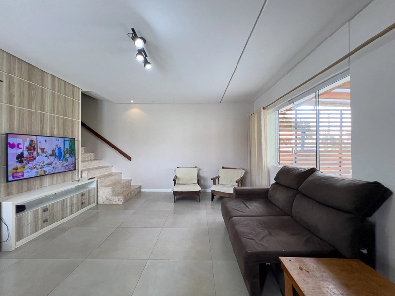 Excelente Sobrado de Esquina a poucos metros da beira mar: 9ª foto da galeria de imagens do imóvel