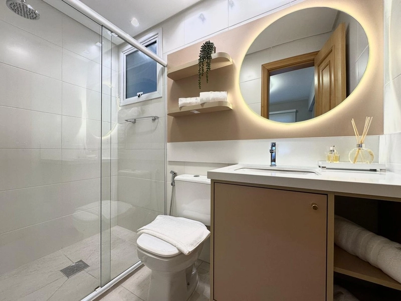 SACADA ENVIDRAÇADA AMPLA, MOBILIADO E DECORADO: 25ª foto da galeria de imagens do imóvel