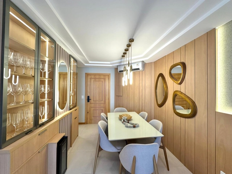 SACADA ENVIDRAÇADA AMPLA, MOBILIADO E DECORADO: 13ª foto da galeria de imagens do imóvel