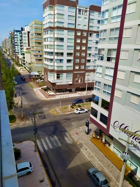 Apartamento junto a Praça do Farol: 2ª foto da galeria de imagens do imóvel
