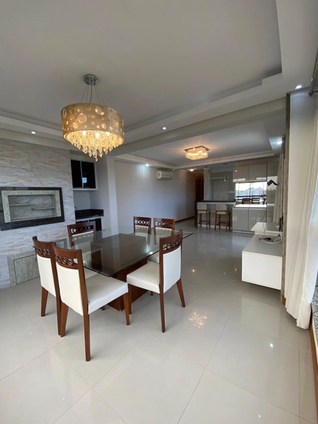 APARTAMENTO AMPLO MOBILIADO COM VISTA PARA O MAR E ÓTIMA POSIÇÃO SOLAR: 4ª foto da galeria de imagens do imóvel