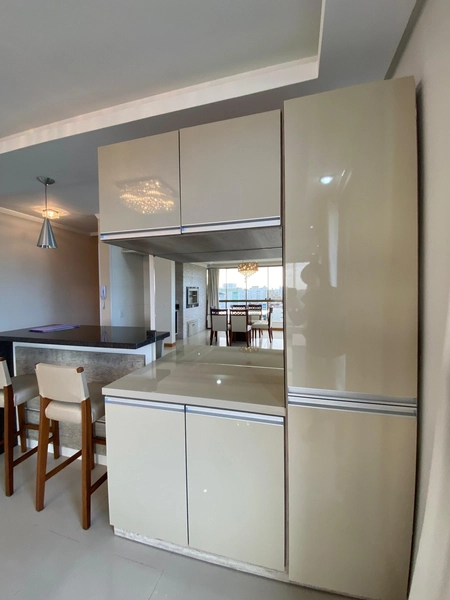 APARTAMENTO AMPLO MOBILIADO COM VISTA PARA O MAR E ÓTIMA POSIÇÃO SOLAR: 10ª foto da galeria de imagens do imóvel