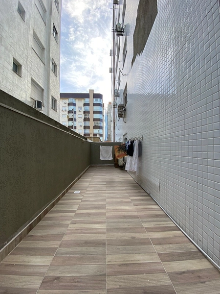 Apartamento com terraço em L: 21ª foto da galeria de imagens do imóvel