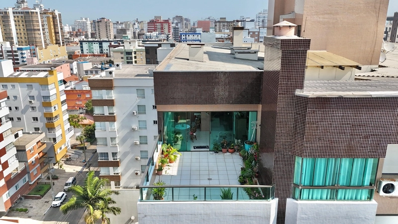 COBERTURA COM VISTA TOTALMENTE LIBERADA