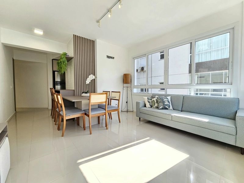 APARTAMENTO MOBILIADO COM SACADA E BOX COBERTO: 3ª foto da galeria de imagens do imóvel