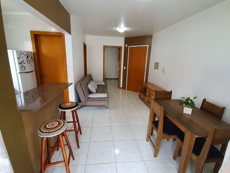 APTO DE 1 DORM, / 2 BANHEIROS / SACADA DE FRENTE