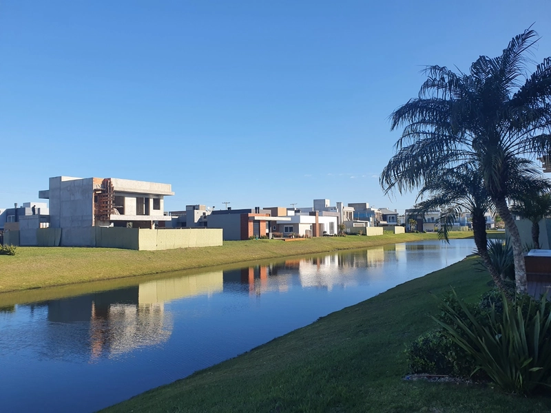 CAPÃO ILHAS RESORTS LINDA CASA NOVA 4 SUÍTES: 2ª foto da galeria de imagens do imóvel