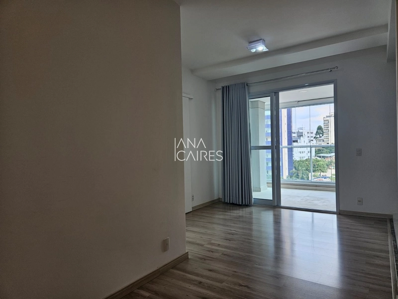 Locação de apartamento com 3 dormitórios, varanda e 2 vagas: 2ª foto da galeria de imagens do imóvel
