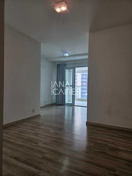 Locação de apartamento com 3 dormitórios, varanda e 2 vagas: 3ª foto da galeria de imagens do imóvel