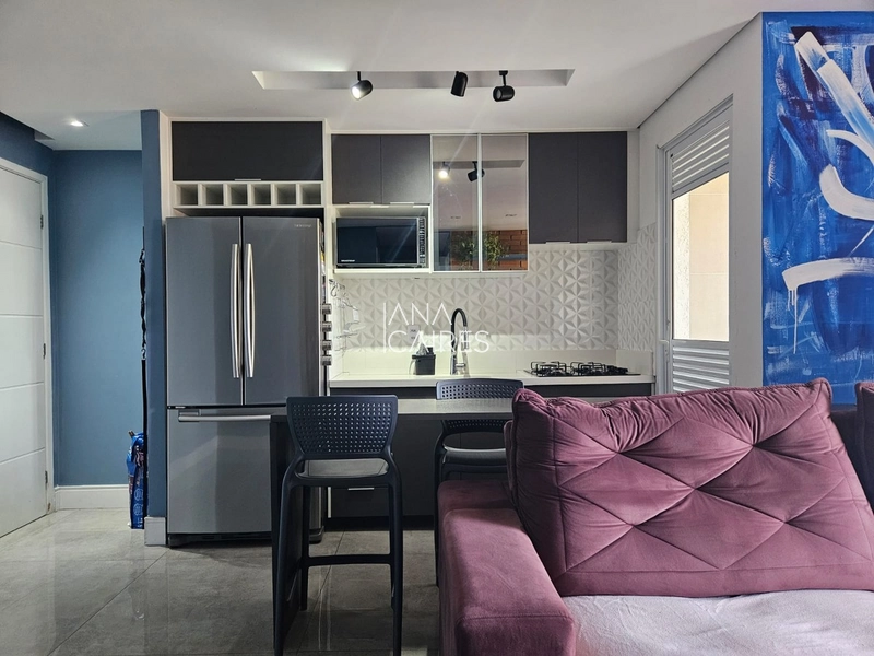 Apartamento com 2 dorms, 1 suíte, varanda, 1 vaga demarcada e depósito: 3ª foto da galeria de imagens do imóvel