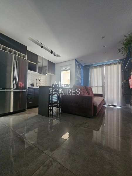 Apartamento com 2 dorms, 1 suíte, varanda, 1 vaga demarcada e depósito: 2ª foto da galeria de imagens do imóvel