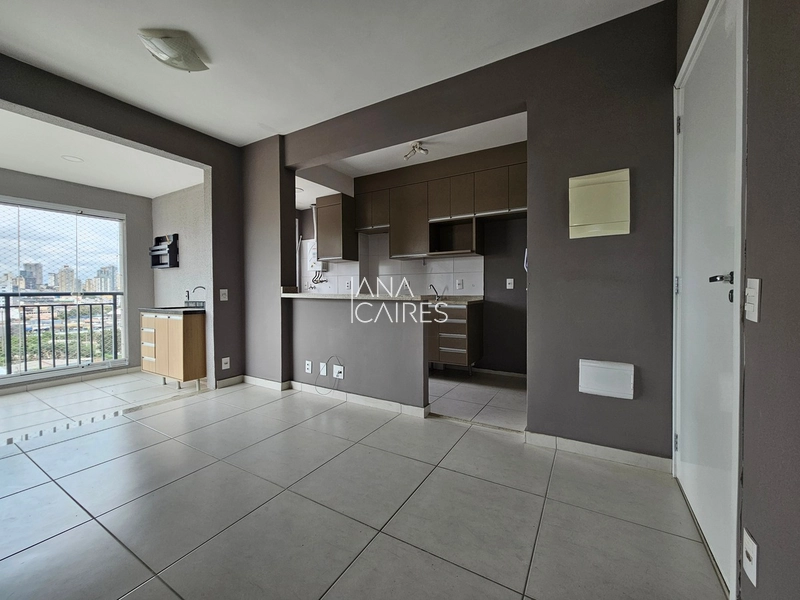 Apartamento compacto com 2 dorms e varanda em Presidente Altino: 1ª foto da galeria de imagens do imóvel
