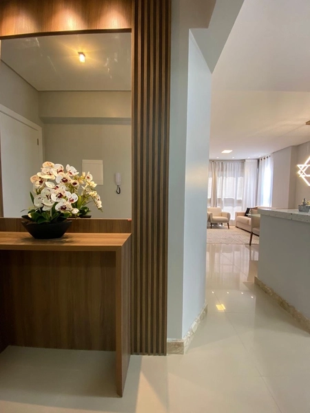 3 dormitórios finamente decorado em frente a bela praça!!: 2ª foto da galeria de imagens do imóvel