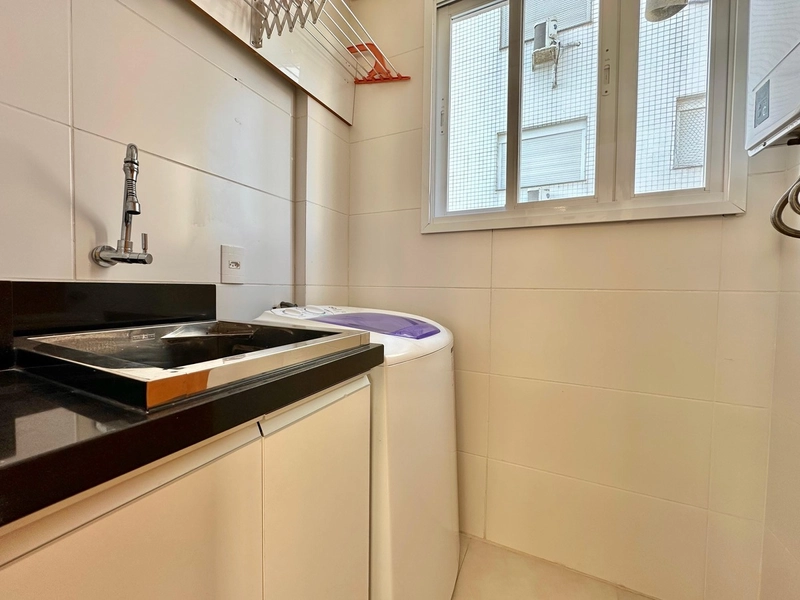 Apartamento de 2 dormitórios finamente mobiliado: 17ª foto da galeria de imagens do imóvel