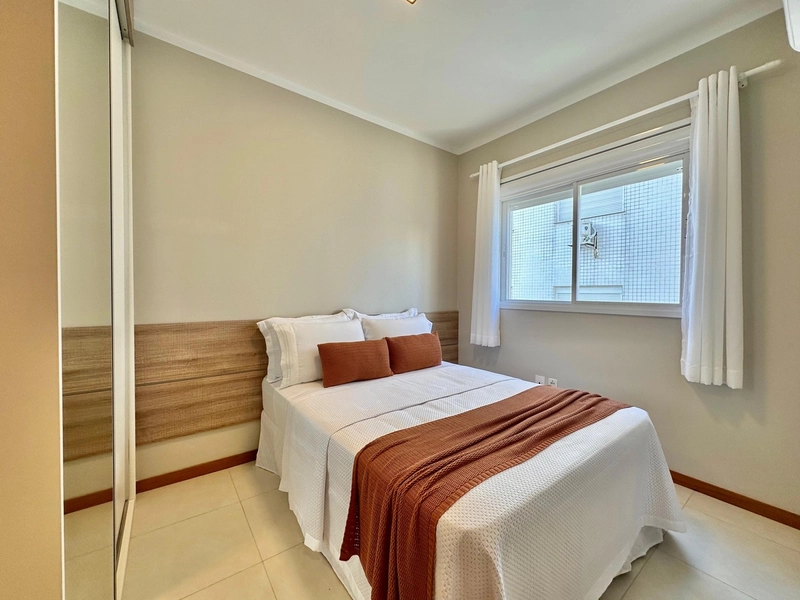 Apartamento de 2 dormitórios finamente mobiliado: 12ª foto da galeria de imagens do imóvel