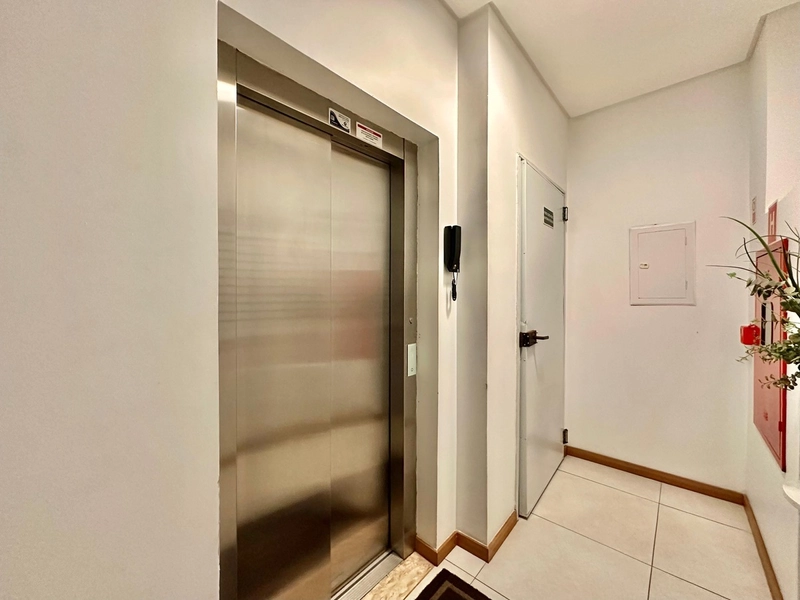 Apartamento de 2 dormitórios finamente mobiliado: 20ª foto da galeria de imagens do imóvel