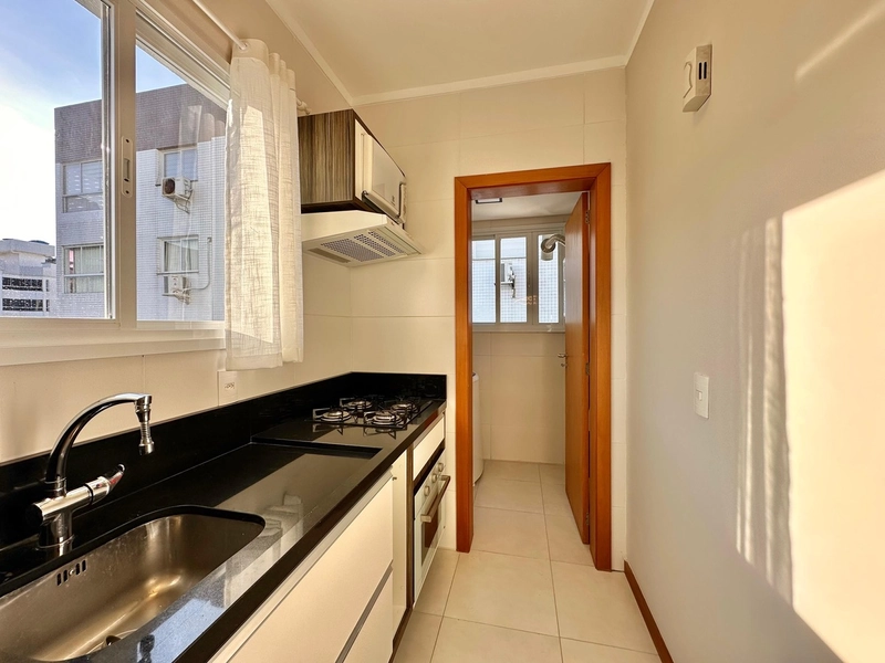 Apartamento de 2 dormitórios finamente mobiliado: 10ª foto da galeria de imagens do imóvel