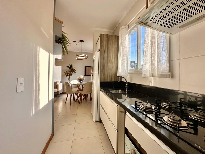 Apartamento de 2 dormitórios finamente mobiliado: 11ª foto da galeria de imagens do imóvel