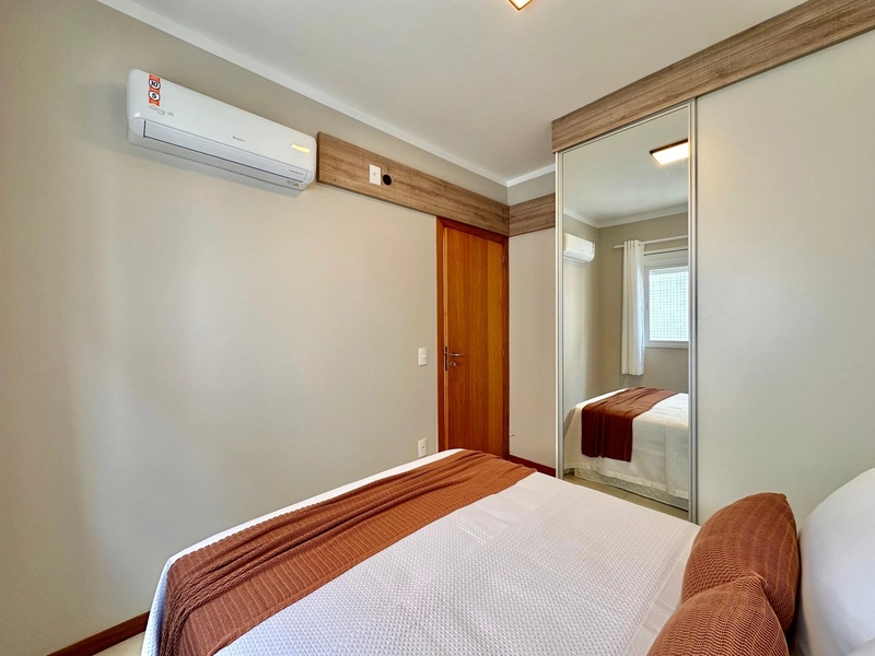 Apartamento de 2 dormitórios finamente mobiliado: 14ª foto da galeria de imagens do imóvel