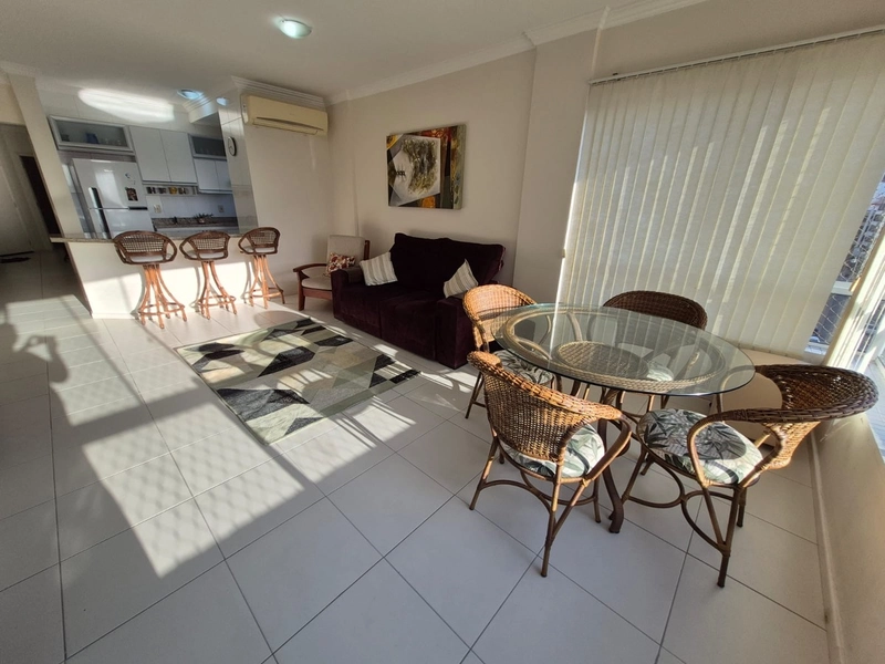 DE FRENTE, COM VISTA ETERNA! MOBILIADO! BEM LOCALIZADO!: 2ª foto da galeria de imagens do imóvel