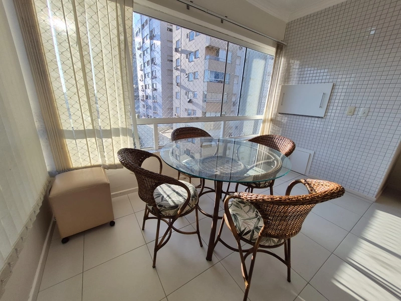 DE FRENTE, COM VISTA ETERNA! MOBILIADO! BEM LOCALIZADO!