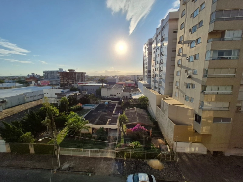 DE FRENTE, COM VISTA ETERNA! MOBILIADO! BEM LOCALIZADO!: 3ª foto da galeria de imagens do imóvel