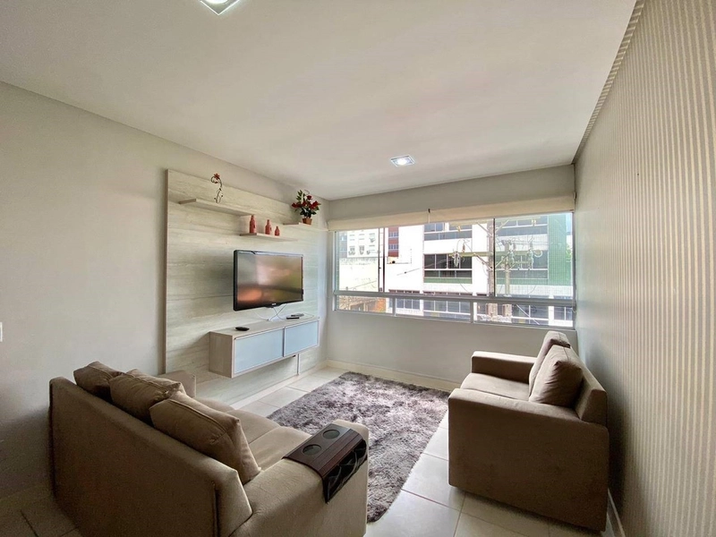 OPORTUNIDADE! DE FRENTE, MOBILIADO, 2 DORMITS. VAGA, ELEVADOR!